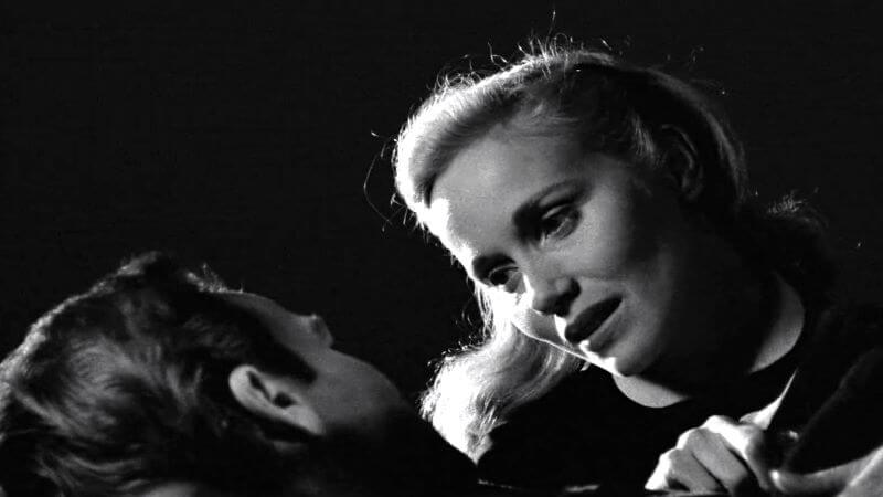 Marlon Brando (as Terry Molloy) and Eva Mary Saint (as Edie Doyle) in On The Waterfront (1954).