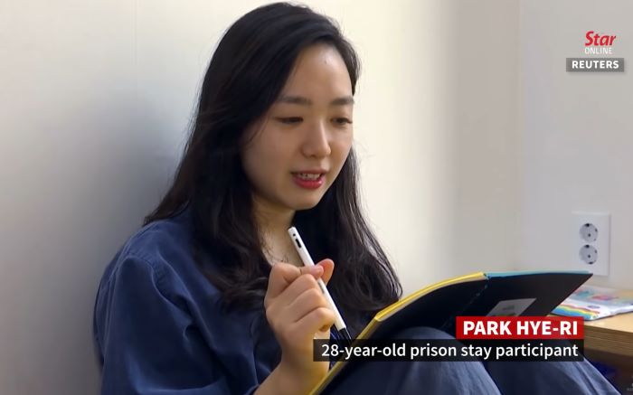 Self-imprisonment of Koreans and symbol of peace
