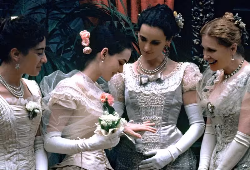 Winona Ryder and Tamasin Day-Lewis in The Age of Innocence (1993)
