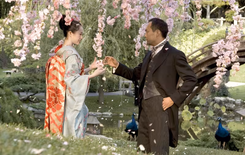 Ken Watanabe and Ziyi Zhang as Chairman and Sayuri and in Memoirs of a Geisha (2005)