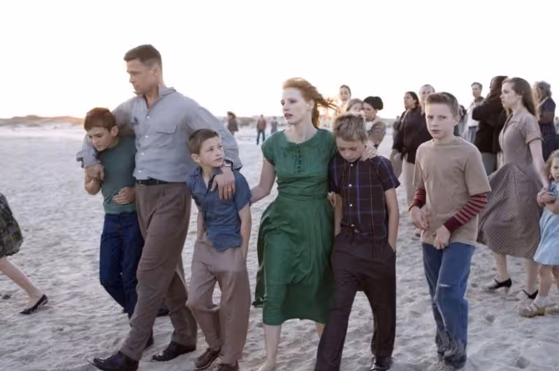 Brad Pitt, Jessica Chastain, Tye Sheridan, Hunter McCracken, and Laramie Eppler in The Tree of Life (2011)
